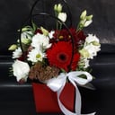 Hat box with flowers 'Bright hello'