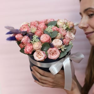 Hat box with flowers 'Flicker'