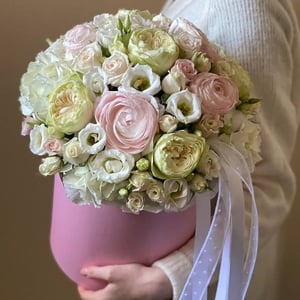 Hat box with flowers 'Benjamin'