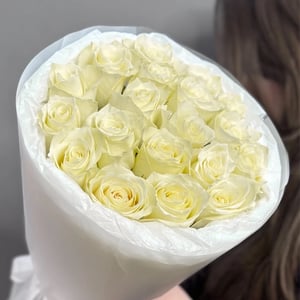 Bouquet '19 white Kenya roses, 40 cm tall, art.1701'