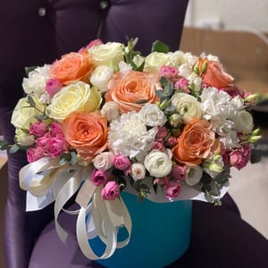 Hat box with flowers 'Gelway'