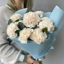 Bouquet of 9 cream carnations