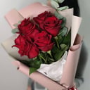 Bouquet of 7 roses with eucalyptus