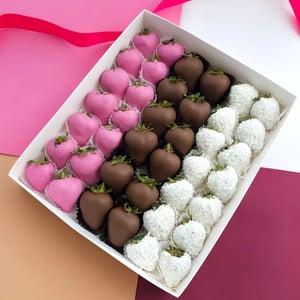 Chocolate-covered strawberries, 40-55 strawberries, Duet