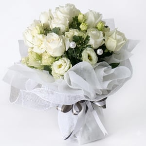 18 White Roses Bouquet