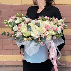 Hat box with flowers 'Watercolor'