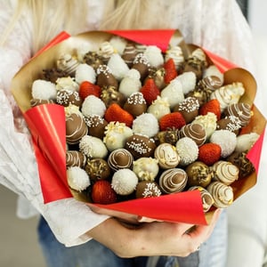 Strawberry bouquet 75 pcs