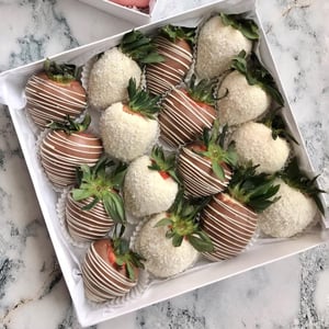Strawberries in chocolate "Oreyan" 20 berries