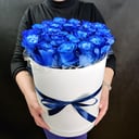 Flower box 'Hat box with blue roses'