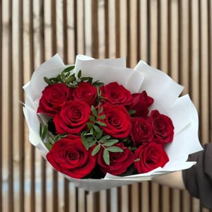 Bouquet '11 red roses chic'