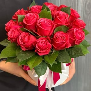 Arreglo floral 'Hat box with roses'