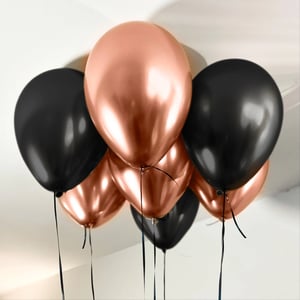 7 Ballons à l’hélium noirs et or rose
