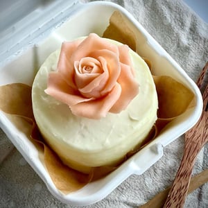 Schokoladen-Rosen-Bento-Kuchen