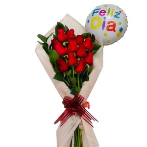 Bouquet of roses with balloo