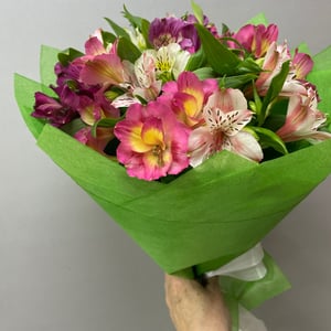 Blumenstrauß 'Bouquet of Alstroemeria'
