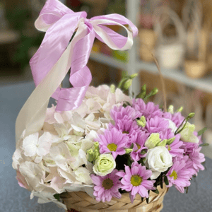 Flower basket 'Delicate Hydrangea'