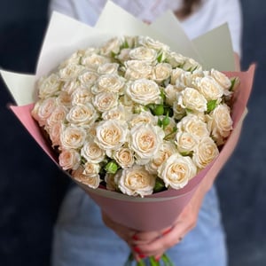 Blumenstrauß 'Bouquet von 15 cremigen Strauchrosen'