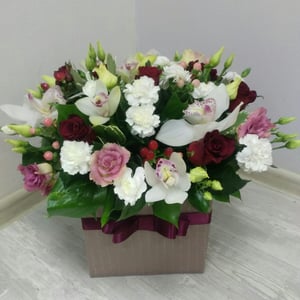 Flower box 'Box with white orchids'