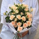 Bouquet of delicate spray roses