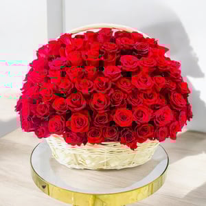Flower basket '251 Red Roses in a Basket'