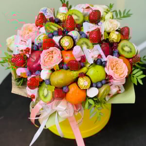 Fruchtkomposition "Helle Farben"