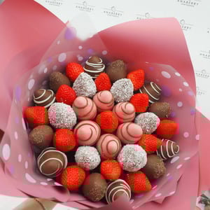 Bouquet of strawberries "Strawberry confession"