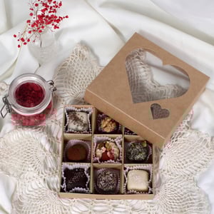 A set of sweets 9 pieces for February 14