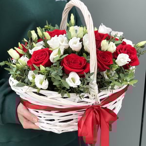 Blumenkorb 'Rot-Weiss'