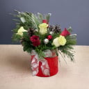 Hat box with flowers 'Christmas Harmony Centerpiece'