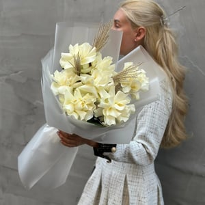 Ramo 'Rosas blancas francesas'
