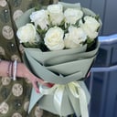 Bouquet of 7 white roses "Waltz"
