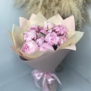 Ramo 'Peonías delicadas en un paquete'