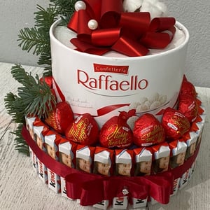 New Year's candy cake