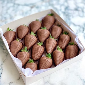 Strawberries in chocolate "Antoni" 16 berries