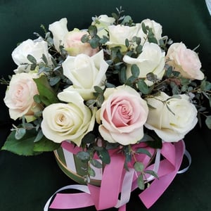 Blumenbox 'Rosen in einer Kiste'