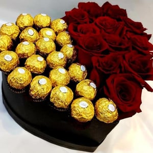 Flower box 'Heart-shaped bouquet of mixed roses and chocolates'