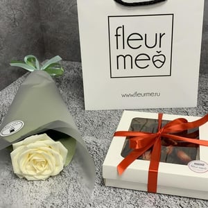 Combo set "Anthony" with one rose