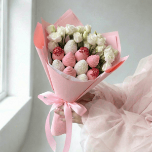 Bouquet of strawberries in chocolate "Rachel"