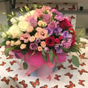 Hat box with flowers 'Exquisite scent'