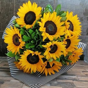 Bouquet 'Sunflowers Prisoners'