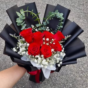 Bouquet 'Loves Embrace in Black'