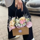 Arrangement 'Delicate handbag'