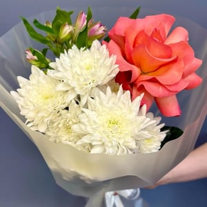 Blumenstrauß 'Französische Rose mit Chrysantheme'