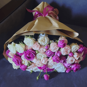 Bouquet 'Spray mix roses'