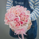 Bouquet of 25 pink roses in a hat box