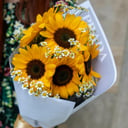 Bouquet of sunflowers and daisies