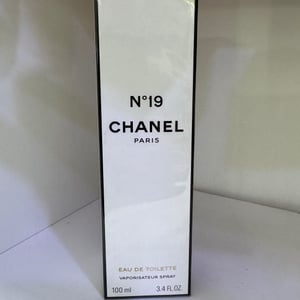 Chanel N19 Toilette