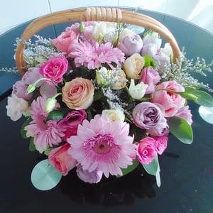 Flower basket 'Pastel Dreams'