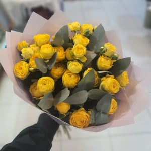 Mazzo 'Bouquet di rose di peonia con eucalipto'