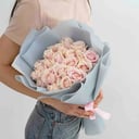 Bouquet of 21 delicate roses